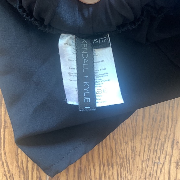 Kendall & Kylie Micro Mini Athletic Short - Picture 3 of 4